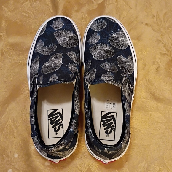 VANS RARE Black and White Skull Pattern Slip-Ons Women's 7.0 Men's 5.5 - Picture 7 of 14